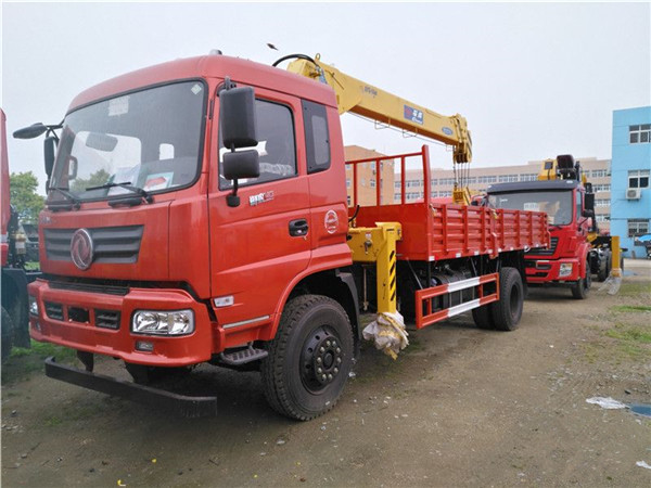 東風御虎石煤8噸隨車吊