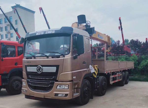 東風T7前四后八隨車吊