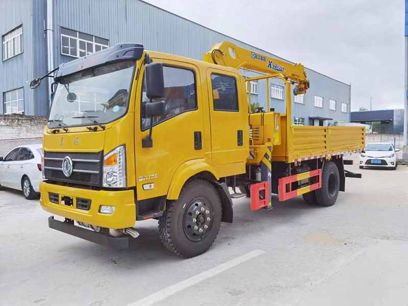 東風(fēng)雙排座隨車吊